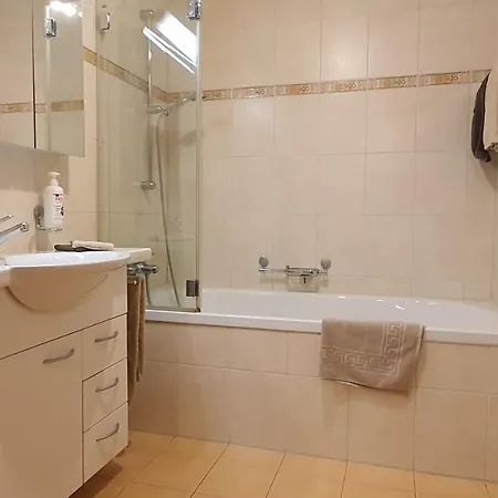 Апартаменты Lorli *